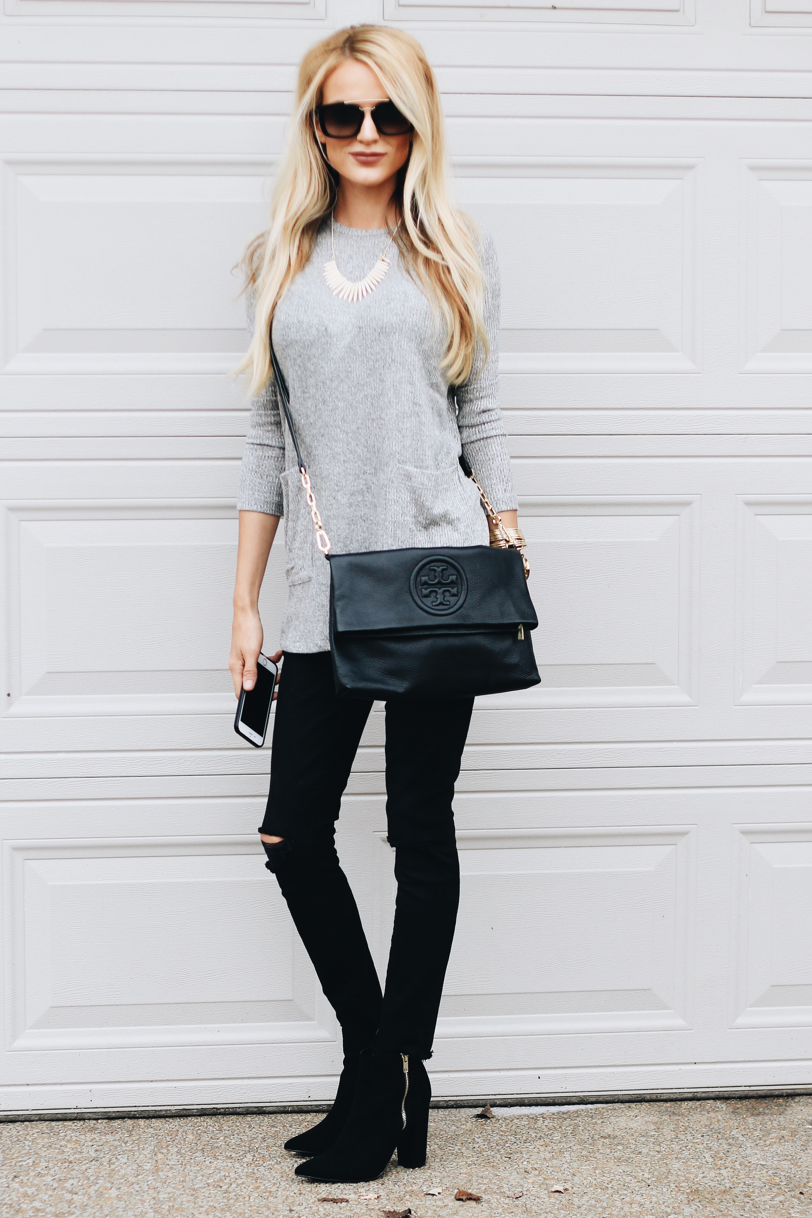 Cozy Black and Grey Fall Outfit - Airelle Snyder
